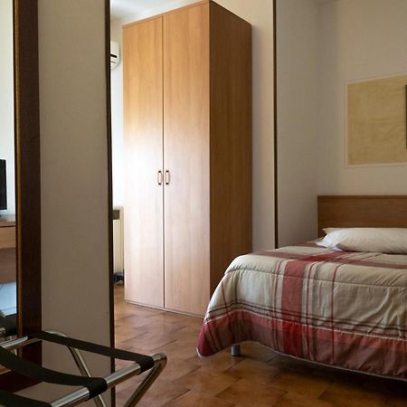 Hotel La Vela Castelnuovo Rangone Exteriör bild