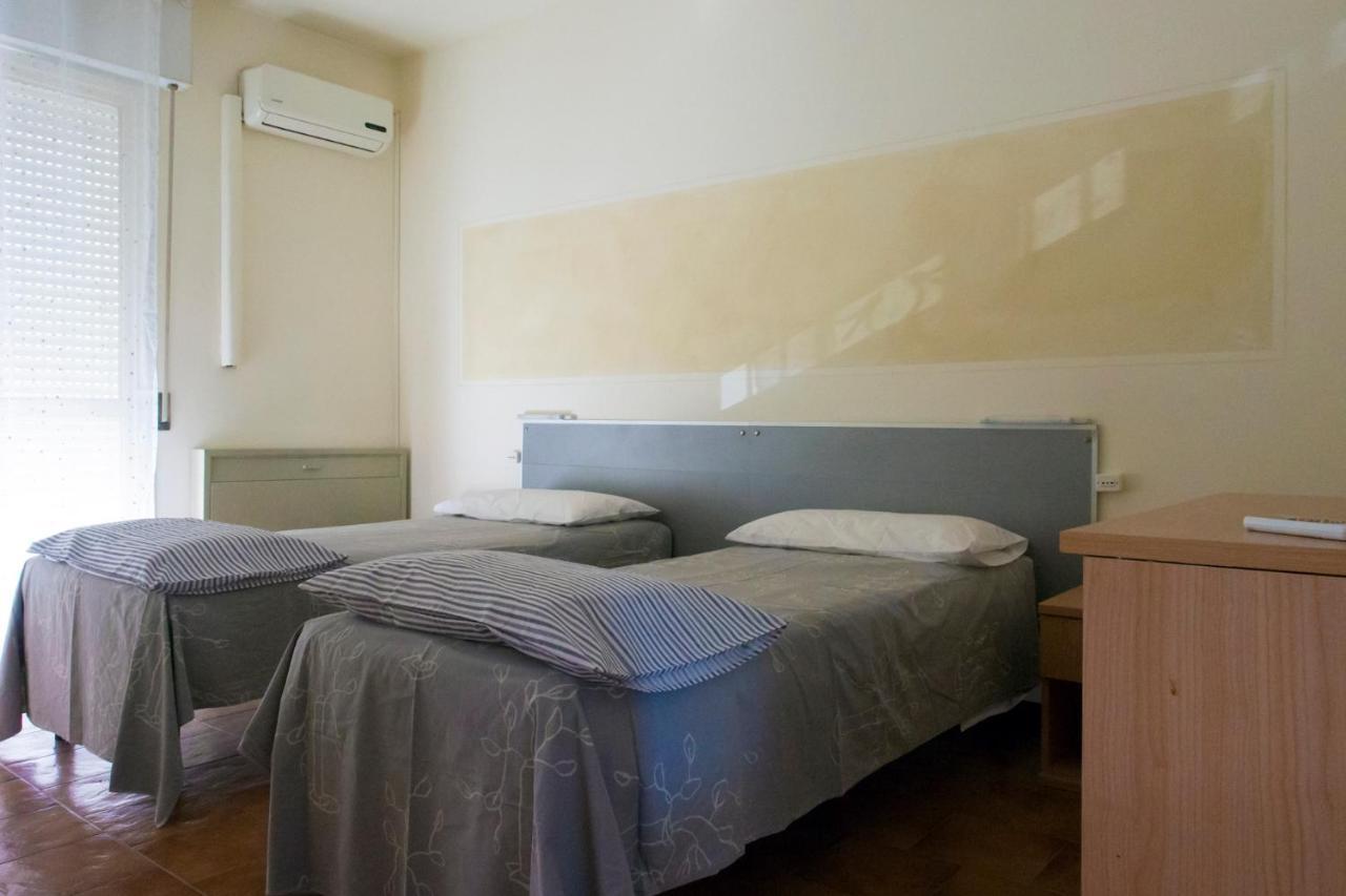 Hotel La Vela Castelnuovo Rangone Exteriör bild